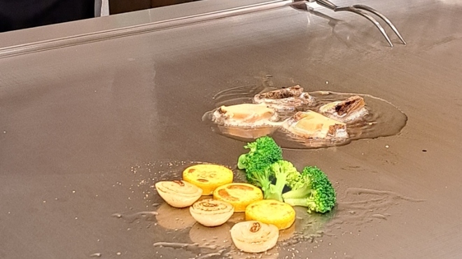 レストラン ロワール 鉄板焼 - 料理写真:焼き物が始まった。
