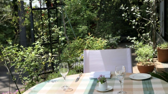 Restaurant Mitsu - 外観写真:季節の一組限定ガーデンテラス席