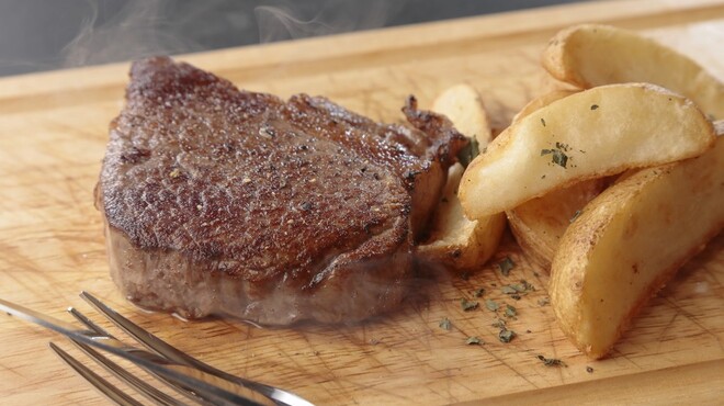 御肉 平川 - 料理写真:肉厚ジューシー。