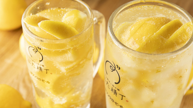 大衆酒場 もつ焼きと肉刺し ぶた横丁 - メイン写真: