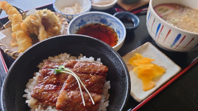 食事処 春日 - メイン写真: