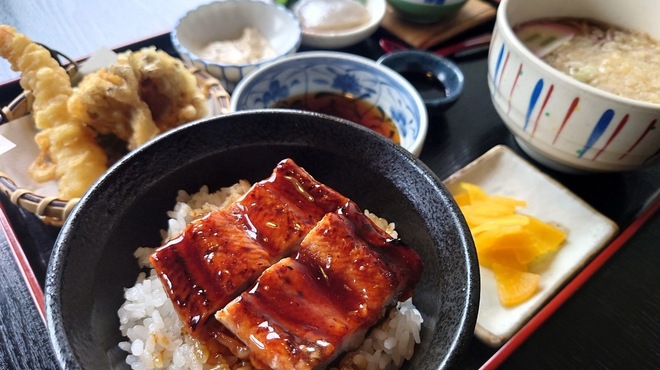 食事処 春日 - メイン写真: