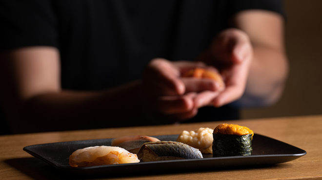 立喰すし魚河岸 山治 - メイン写真: