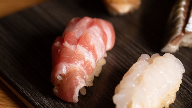 立喰すし魚河岸 山治 - メイン写真: