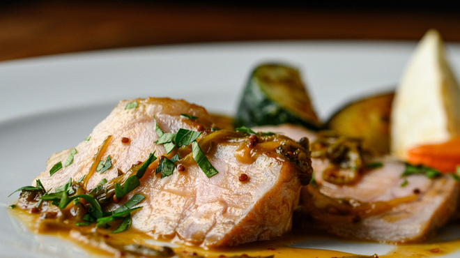 レストランFAVORI - 料理写真:国産豚ロース　季節の野菜添え　マスタードソース