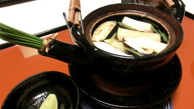 日本料理 一扇 - 料理写真:松茸の土瓶蒸し