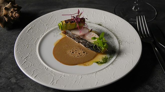 flare - 料理写真:明石のサクラの炭火焼き　サンマのヴルーテとクエのコンソメソース