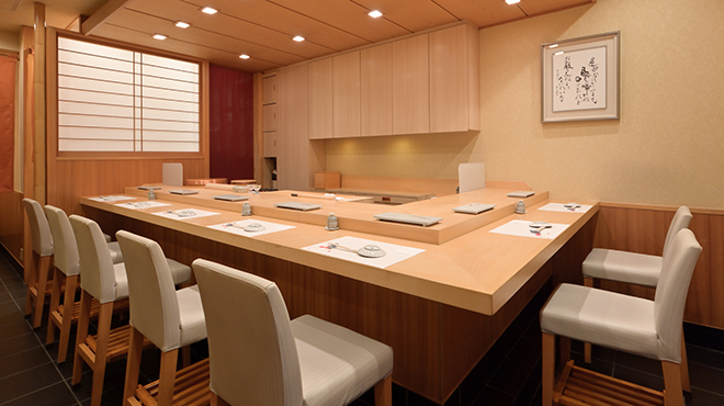 なかや寿司 - 内観写真:カウンター