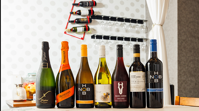 蜀三国 - メイン写真:ワイン集合