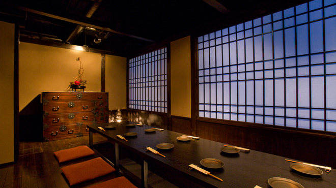 博多もつ鍋 馬肉 九州自慢 - 内観写真:店内イメージ