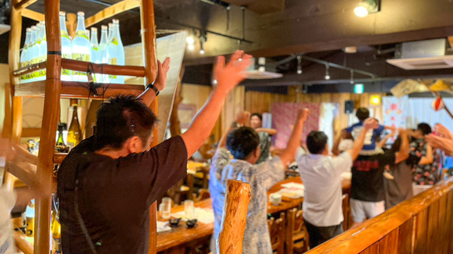 沖縄 民謡ライブ居酒屋 奏 - メイン写真: