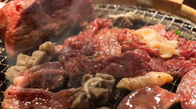 炭火焼肉 くぐ琉 - メイン写真: