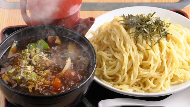 Tamamotei - 料理写真:醤油ベースの濃厚なタレが魅力『肉ナスつけ麺』