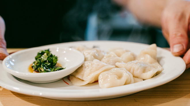 餃子 おそ松 - メイン写真: