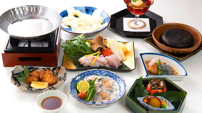 日本料理 湯木 - 料理写真:お昼のとらふぐ懐石