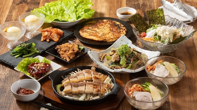 梅田韓国料理と二色鍋 かん菜 - メイン写真: