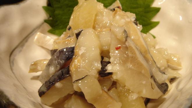 Kiyuusuke - 料理写真:北海道の隠れた名産「鰊の切込み」 生の鰊を細切りにし、塩と麹で漬け込み熟成させた 北海道の伝統的な郷土料理。 こちらは日本酒との相性ピタリ！