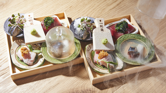 小皿のまぐろとさば。 - メイン写真: