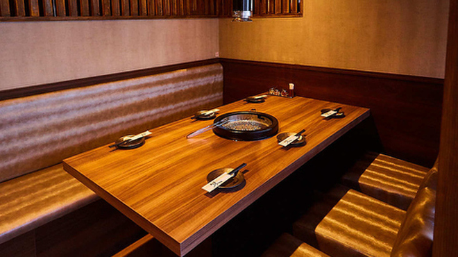 鶏焼いて蕎麦で〆る 個室居酒屋 鳥や - メイン写真: