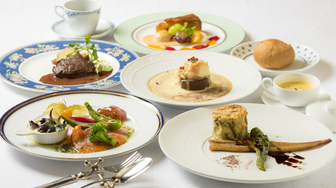 フレンチダイニング　尾崎 - 料理写真:5500円コース(税￥別)_カボチャのポタージュ、大根とタイのムニエルズワイガニと共に、黒毛和牛のフィレステーキマスタードソース