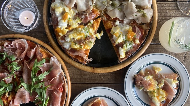 RK PARKS - 안즈미노산 밀가루를 사용하여 매일 셰프가 반죽을 만들고 있습니다.