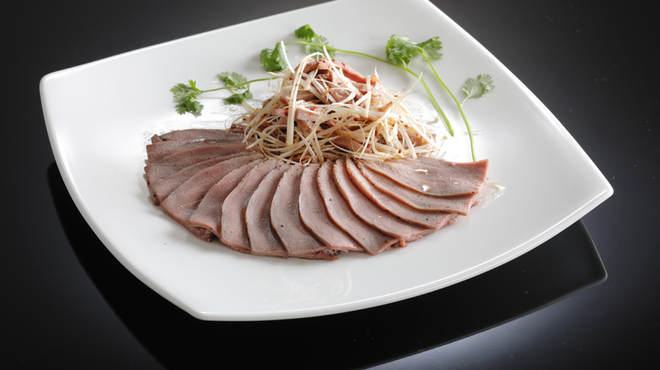 中国料理 四川 - 料理写真:柔らか豚タンの冷製