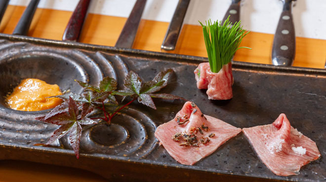 肉割烹 無膳福助 - 料理写真:なにわ黒牛 熟成牛タンの昆布〆め