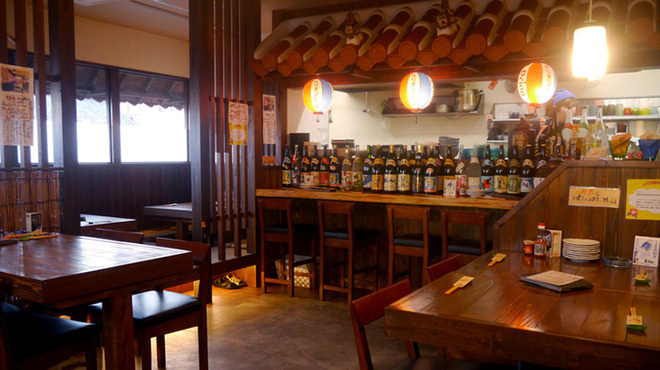 沖縄料理と島酒 星屑亭 - メイン写真: