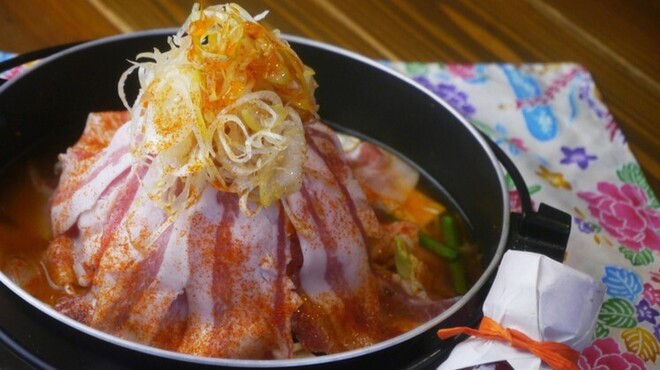 沖縄料理と島酒 星屑亭 - メイン写真: