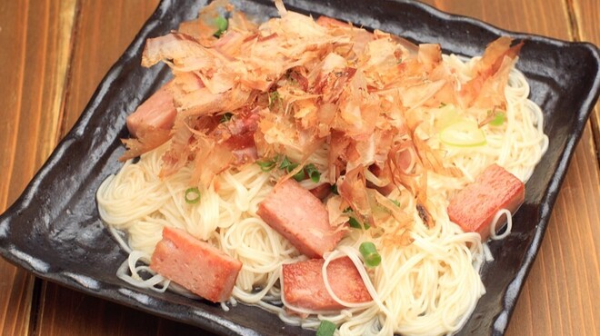 沖縄料理と島酒 星屑亭 - メイン写真: