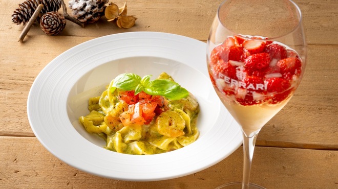 BARRA ITALIANA Le Varo - 料理写真:海老のバジルクリームパスタ　苺スパークリング