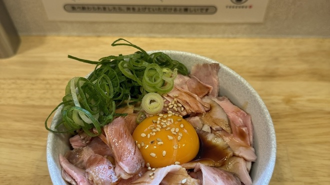 鶏そば 綴る - メイン写真: