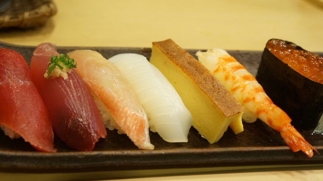 鮨処もり山 - 料理写真:にぎり「たけ」（2100円）