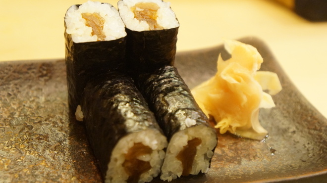 鮨処もり山 - 料理写真:かんぴょう巻がついています。