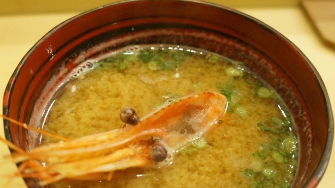鮨処もり山 - 料理写真:海老のお味噌汁。