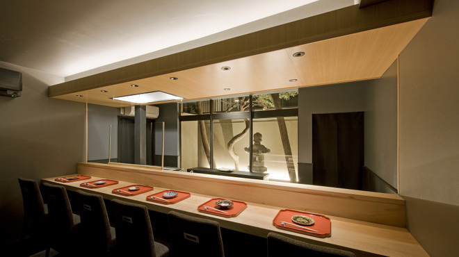 日本料理 鷹光 - 内観写真:カウンター②