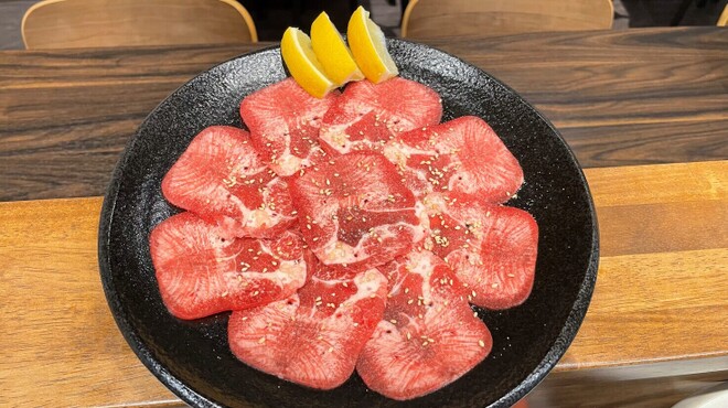 お肉屋さんの焼肉 ほんだ - メイン写真:
