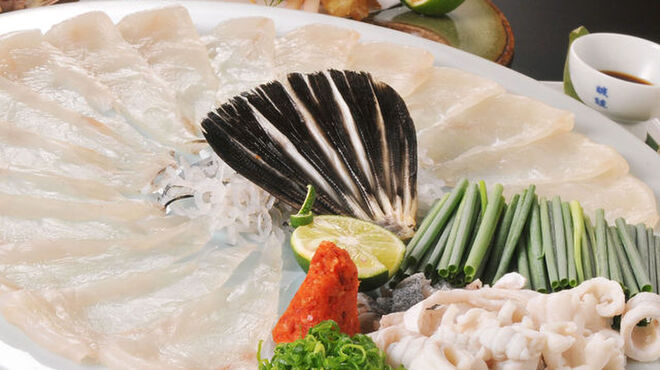 上関芸陽 - 料理写真:最高級の天然ふぐを厚切りにしてご提供させていただいております！