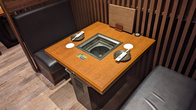 どすこい商店 ホルモン焼肉 豚星 - メイン写真: