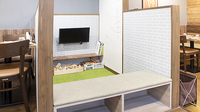 Italian table BENCIA - メイン写真:キッズスペース