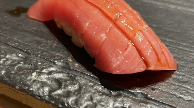 鮨 よし富 - 料理写真:香川の醤油は少し辛め。
