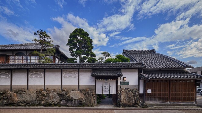 ルアン - 外観写真:江戸時代から続いた生薬問屋から始まり、料理旅館や学習施設など、文化人たちに親しまれてきた歴史的建造物