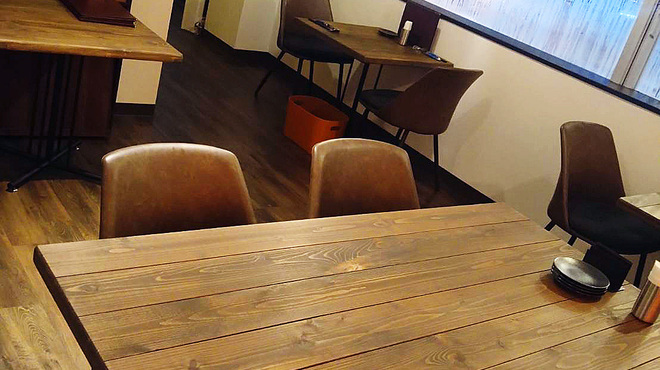 BISTRO TAKKE - 内観写真:テーブル席