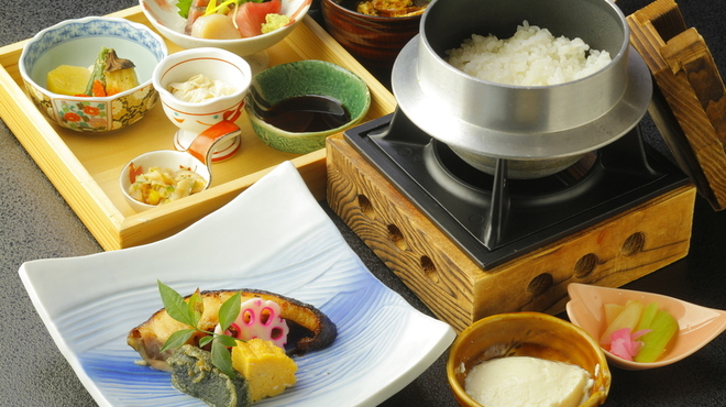 季節の魚と釜飯 魚信 - 料理写真:銀鱈照り焼き御膳
