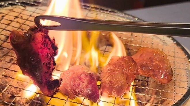 炭火焼肉ホルモン まる味 - メイン写真: