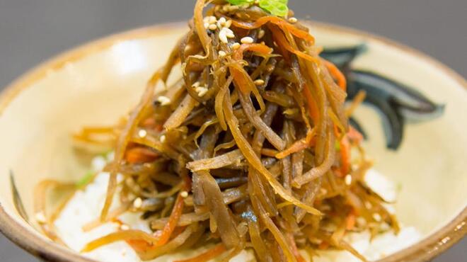 とらや - 料理写真:きんぴらごぼうのせご飯♪