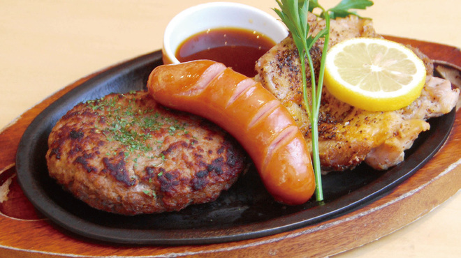 洋食キッチン シャトー - 料理写真: