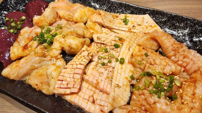 炭火焼肉 まる - メイン写真: