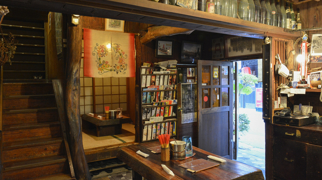 うりずん - 内観写真:１Ｆは座敷とテーブル席です。