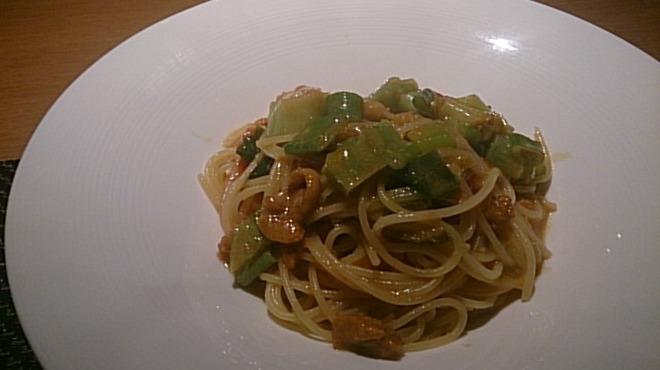 インカメラ コン テラッツァ - 料理写真:うにと九条ネギのペペロンチーノ